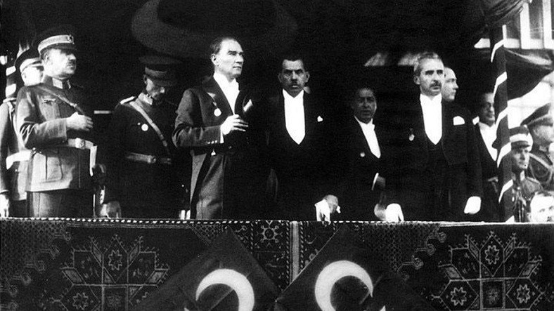 Ulu Önder Mustafa Kemal Atatürk’ün Ölümsüz Eseri Nutuk’tan Alıntılanmış Geleceğe Işık Tutan 21 Söz