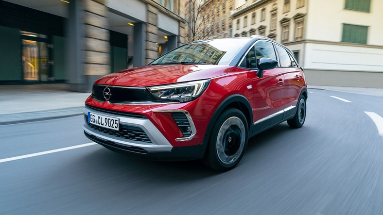 Spor Çizgilere Sahip Aile Arabası: Yeni Opel Crossland'in Dikkat Çeken Özellikleri ve Fiyat Listesi