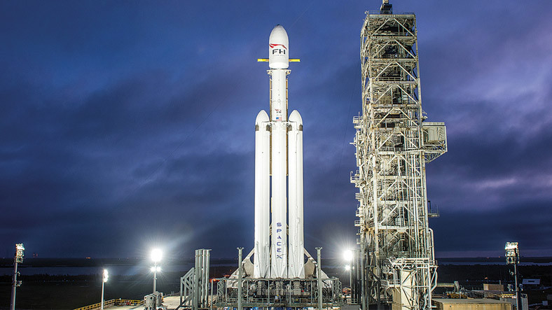 SpaceX Artık 'Uzay Kuvvetleri' İçin Casus Uydu Fırlatacak