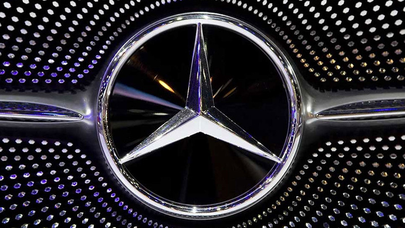 Mercedes-Benz, ‘Alev Topu’ Olma Riskiyle 12.000 Aracını Geri Çağırdı