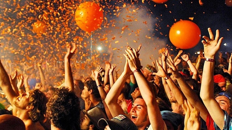 Zeytinli Rock Festivali'yle Birlikte Türkiye Genelinde İptal Edilen Tüm Etkinlikler ve Gelen Tepkiler