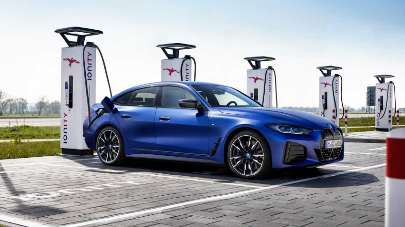 BMW'nin Yeni Elektrikli Otomobillerinin Menzili 1000 km’yi Geçmeyecek: İyi de Neden?