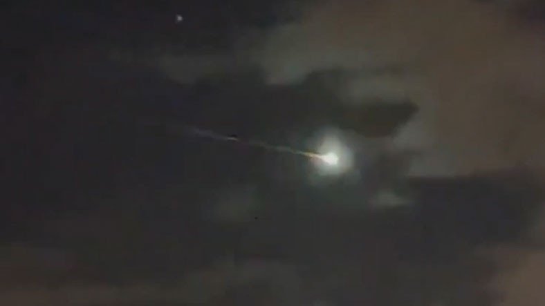 İskoçya'ya Meteor Düştü: İşte Sosyal Medya Paylaşılan Görüntüler [Video]