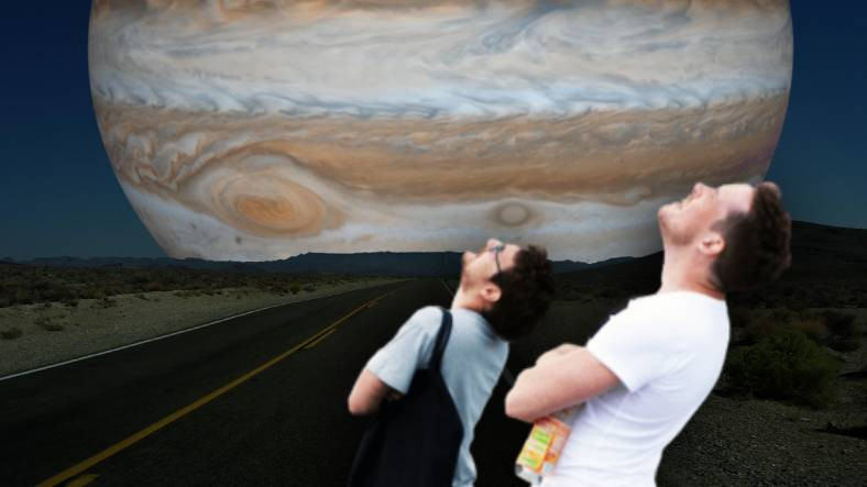 ''Jüpiter'e Çıplak Gözle Yakından Bakabilsek Nasıl Görünürdü?'' Sorusu Cevaplandı! İşte Yanı Başından Çekilen İki Yeni Fotoğraf