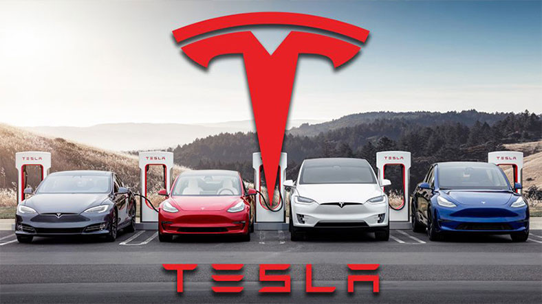 Tesla, 300 Binden Fazla Aracını ‘Yine’ Geri Çağırdı: Yazılım Güncellemesi Arabayı Bozdu, Kullanıcılar İsyan Etti