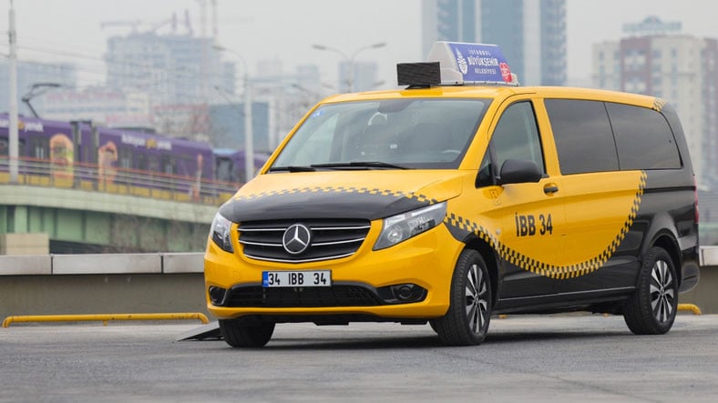 İstanbul'daki Bazı Minibüs ve Dolmuşların Yerini Alacak 'Sarı' Belediye Taksileri Tanıtıldı