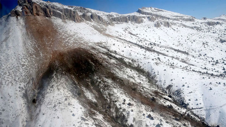 "Volkan Oluştu" İddiasıyla Gündeme Gelen Kahramanmaraş'taki Dağın Yakından Fotoğrafları Paylaşıldı: "Herhangi Bir Problem Yok..."