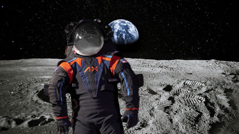 NASA, Ay'a Gidecek Astronotların Yeni Kıyafetini Tanıttı