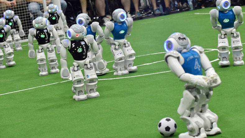 Robotların Futbol Oynadığı Bi' İlginç Yarışma: RoboCup Nedir?