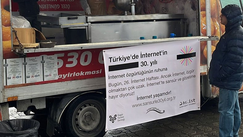 Türkiye'deki İnternet Sansürlerine Karşı Lokma Döktürüldü