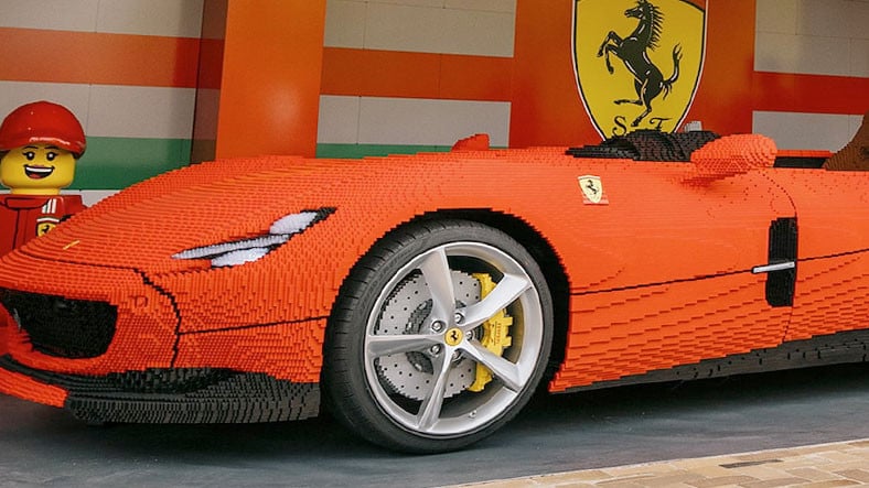Ferrari Monza SP1, LEGO ile Tekrar İnşa Edildi
