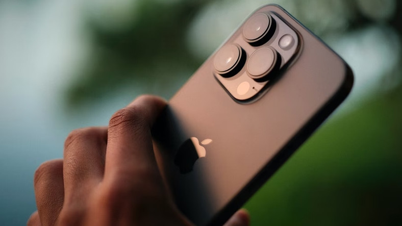 iPhone 15 Pro Hakkında Bugüne Kadar Sızdırılan Tüm Bilgiler: Periskop Kamera, Titanyum Gövde ve Dahası...