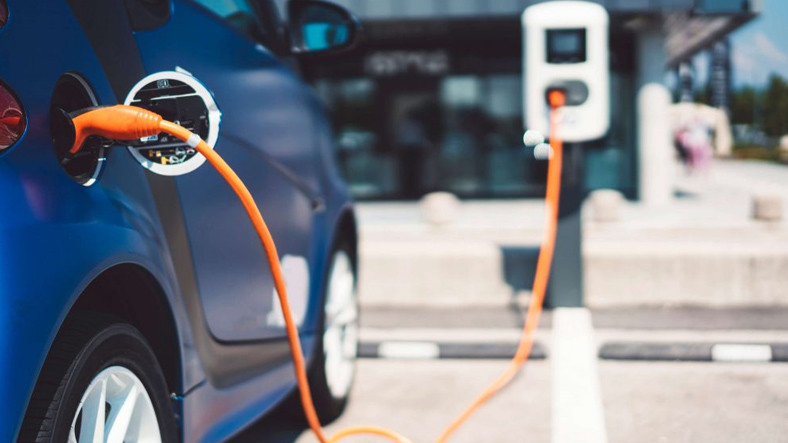 Araba Satıcılarından Elektrikli Araba İthalatı Kısıtlaması Hakkında Açıklama: "Firmalar İflas Edecek"