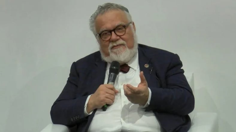 Prof. Dr. Celal Şengör, Çevrecilere "Zır Cahil" Dedi